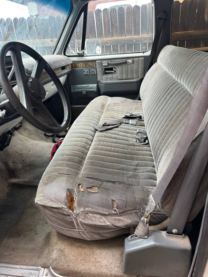 Chevrolet-suburban-1989-silver-8