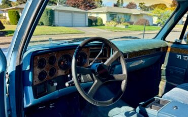 Chevrolet-suburban-1990-14