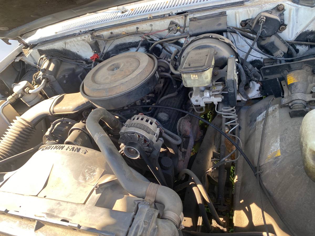Chevrolet-suburban-1991-white-11