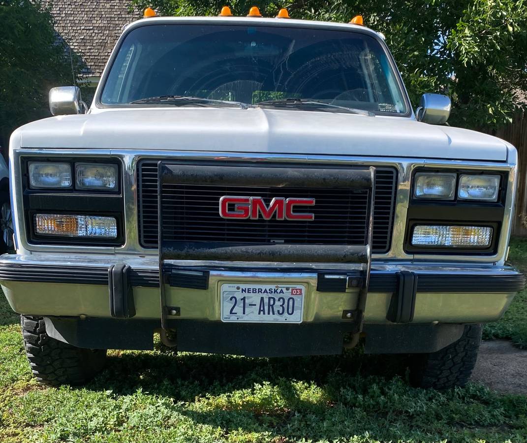 Chevrolet-suburban-1991-white-3