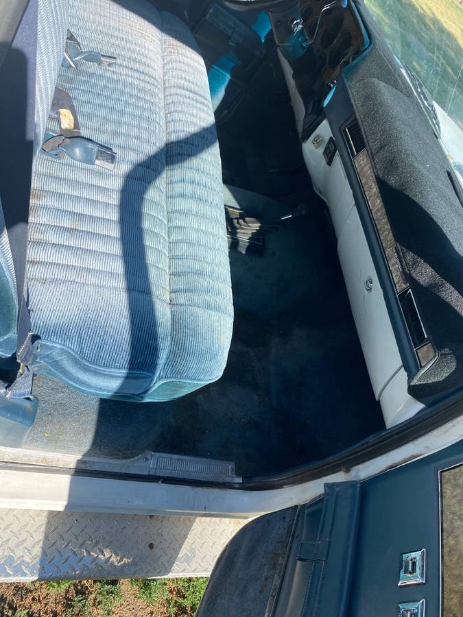 Chevrolet-suburban-1991-white-9
