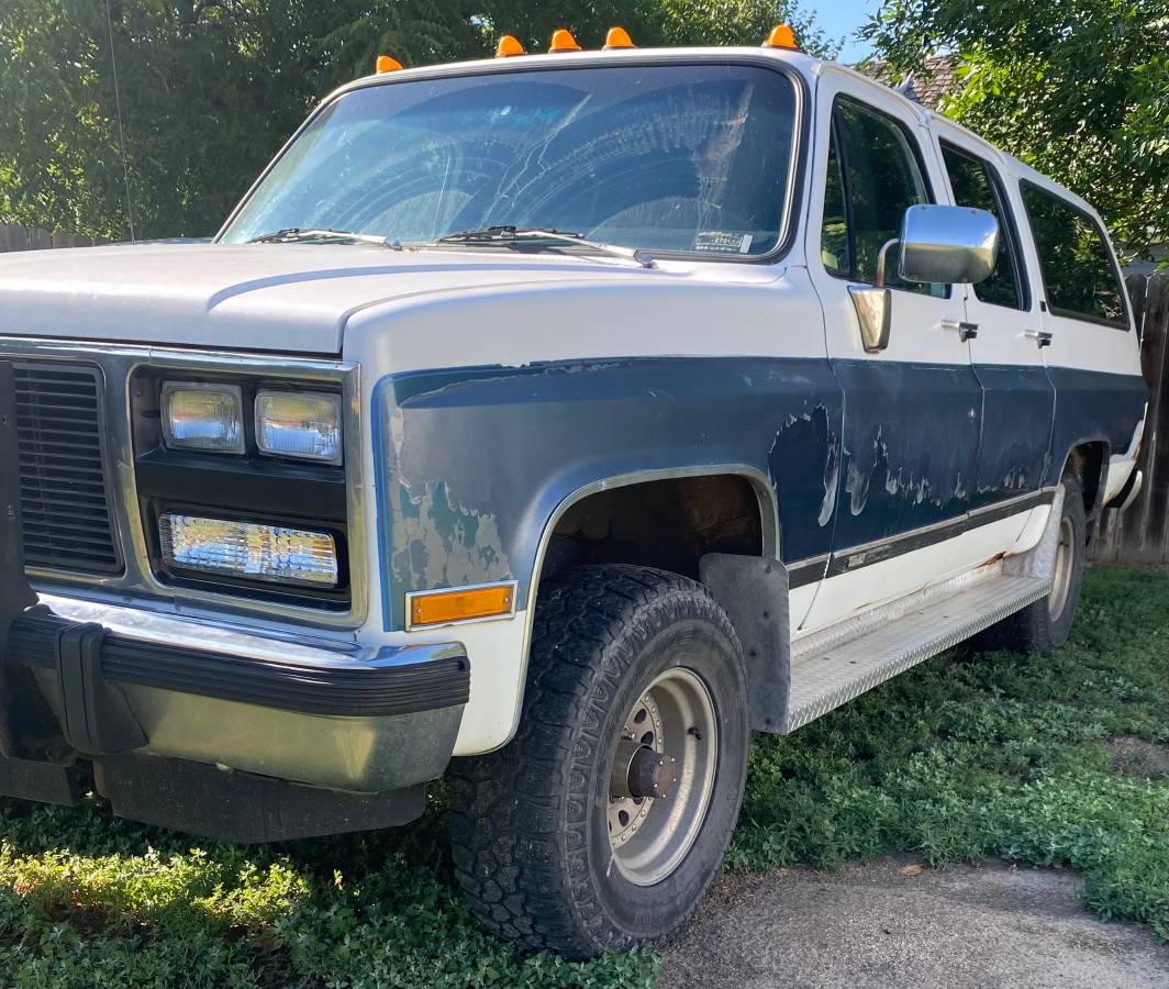 Chevrolet-suburban-1991-white