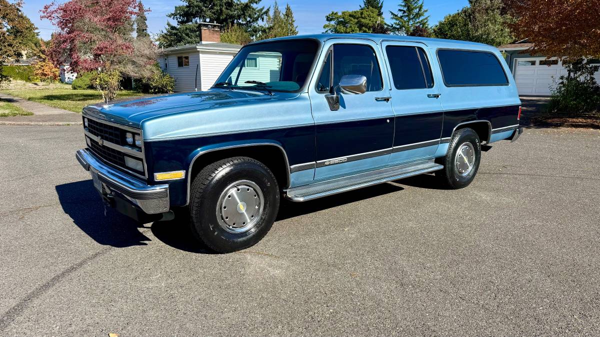 Chevrolet-suburban-2500-1990-1