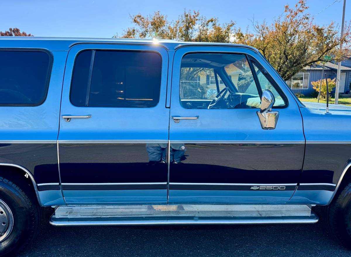 Chevrolet-suburban-2500-1990-11
