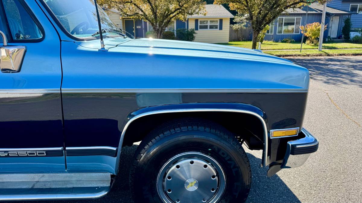 Chevrolet-suburban-2500-1990-12