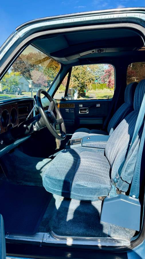 Chevrolet-suburban-2500-1990-13