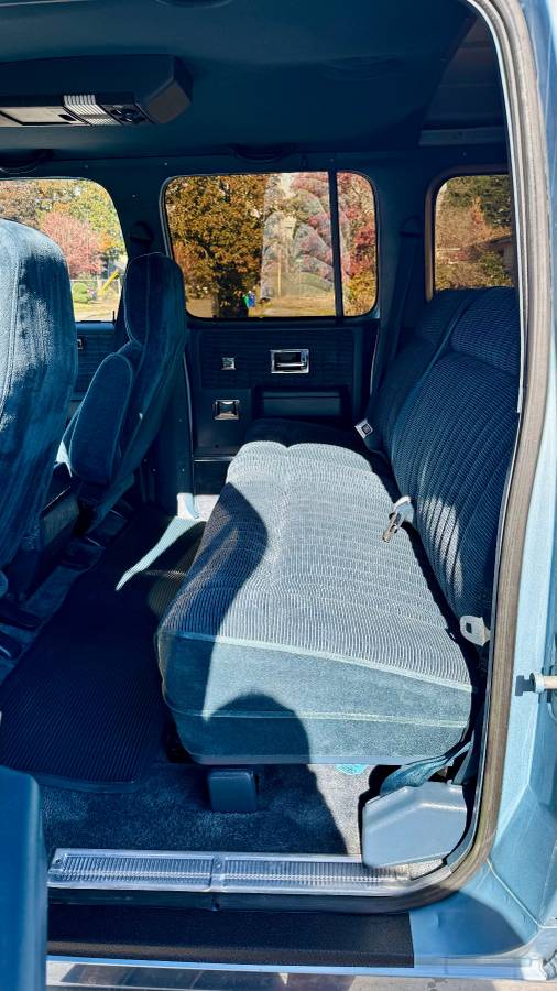 Chevrolet-suburban-2500-1990-15
