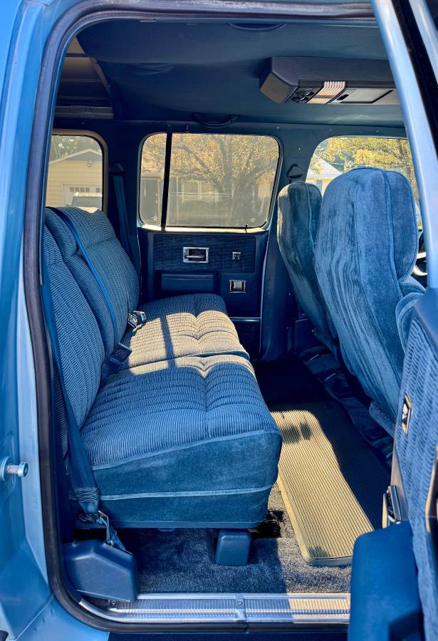 Chevrolet-suburban-2500-1990-17