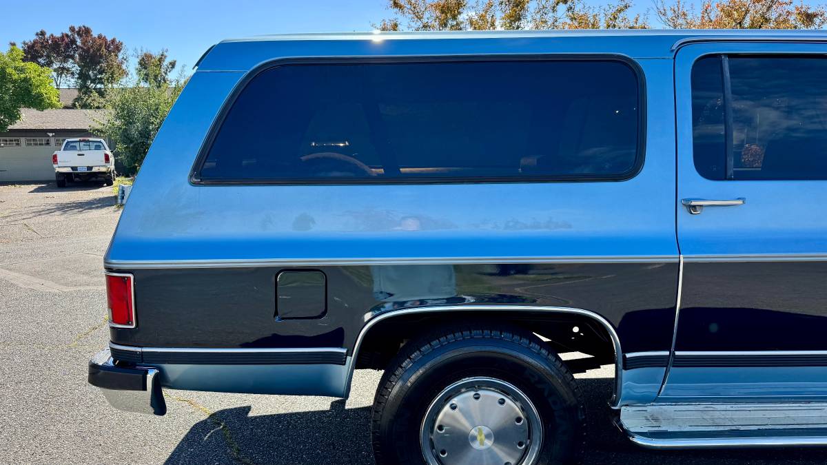 Chevrolet-suburban-2500-1990-2