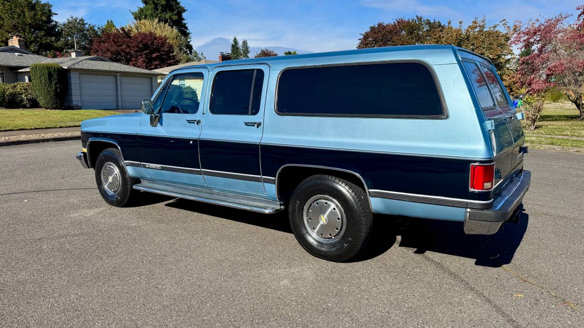 Chevrolet-suburban-2500-1990-4