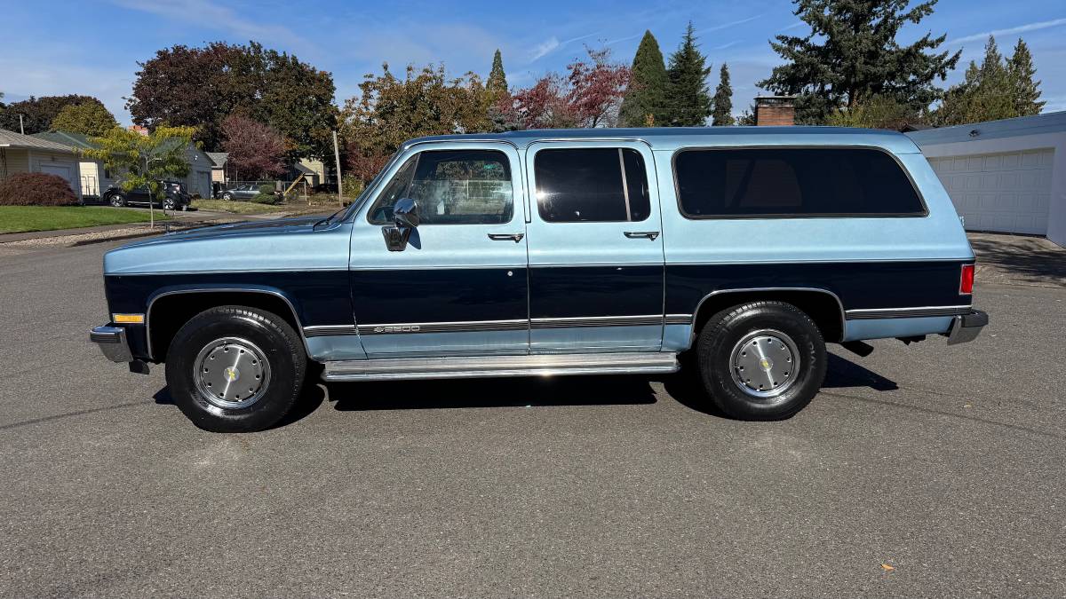 Chevrolet-suburban-2500-1990-5