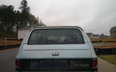 Chevrolet-suburban-2500-1991-blue-4