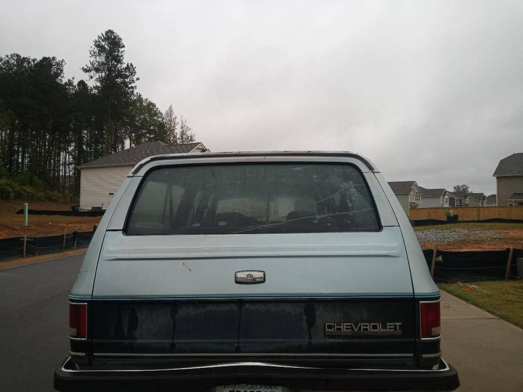 Chevrolet-suburban-2500-1991-blue-4