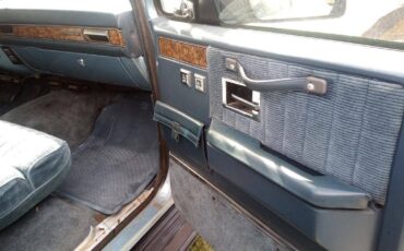 Chevrolet-suburban-2500-1991-blue-5