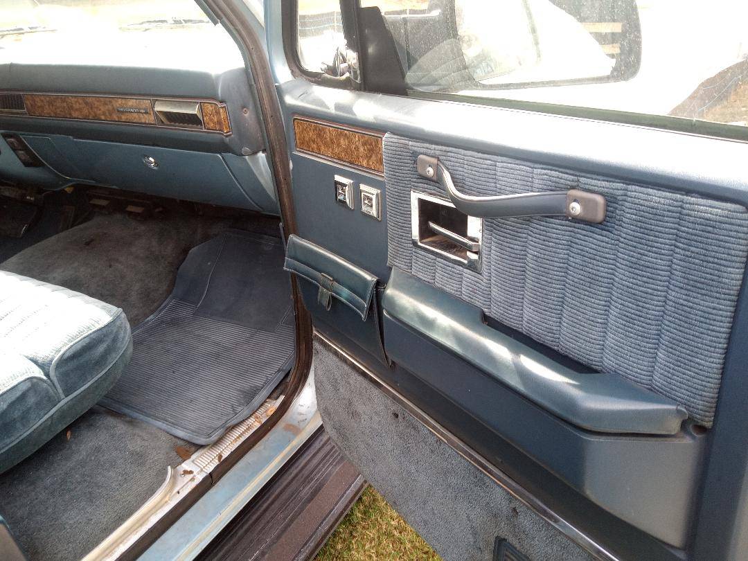 Chevrolet-suburban-2500-1991-blue-5