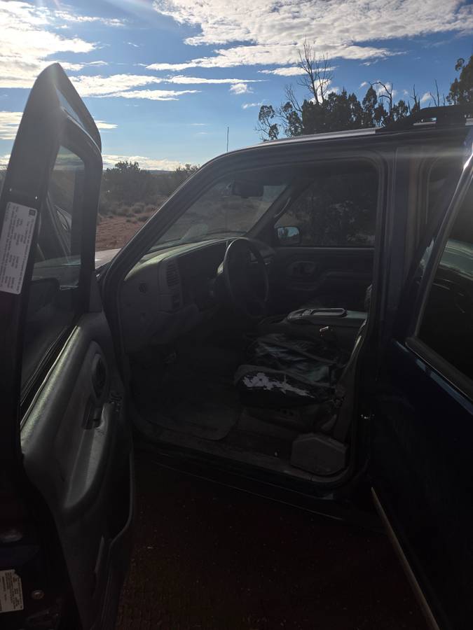 Chevrolet-suburban-2500-1996-blue-8