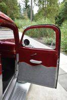 Chevrolet-suburban-wagon-1946-red-14