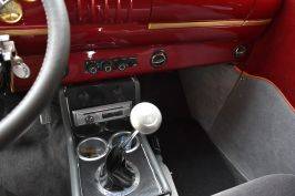 Chevrolet-suburban-wagon-1946-red-18