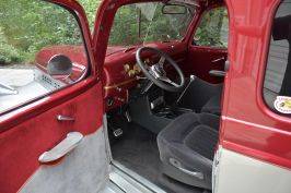 Chevrolet-suburban-wagon-1946-red-23