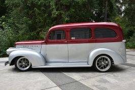 Chevrolet-suburban-wagon-1946-red-6