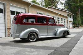 Chevrolet-suburban-wagon-1946-red-9