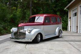 Chevrolet-suburban-wagon-1946-red