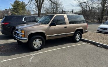 Chevrolet-tahoe-12-ton-nominal-1995
