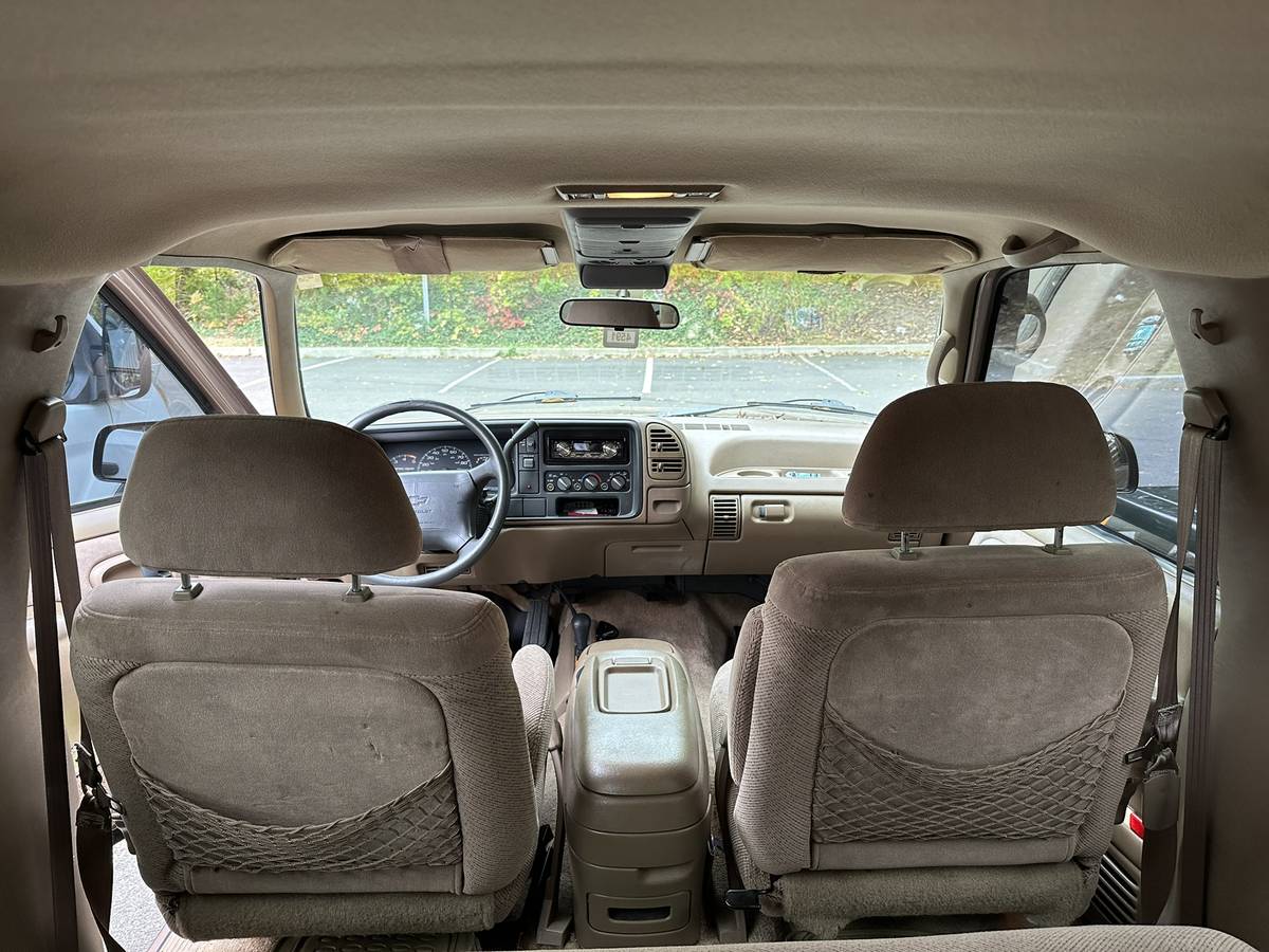 Chevrolet-tahoe-12-ton-nominal-1995-6