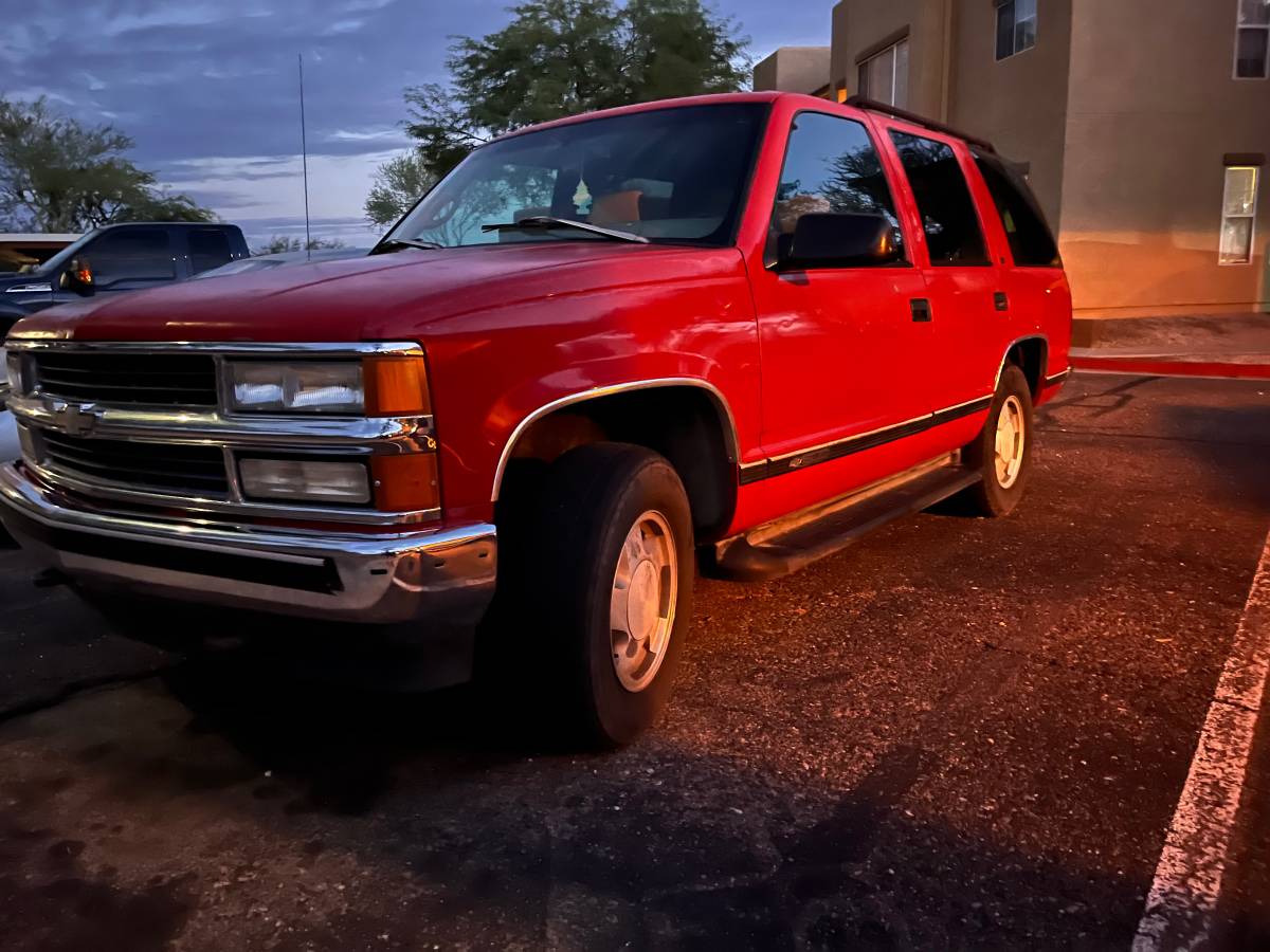 Chevrolet-tahoe-1996-red-7