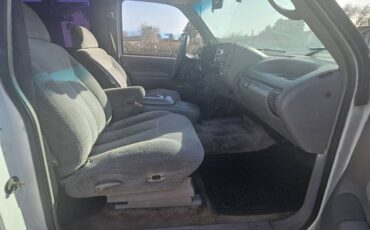 Chevrolet-tahoe-1996-white-1