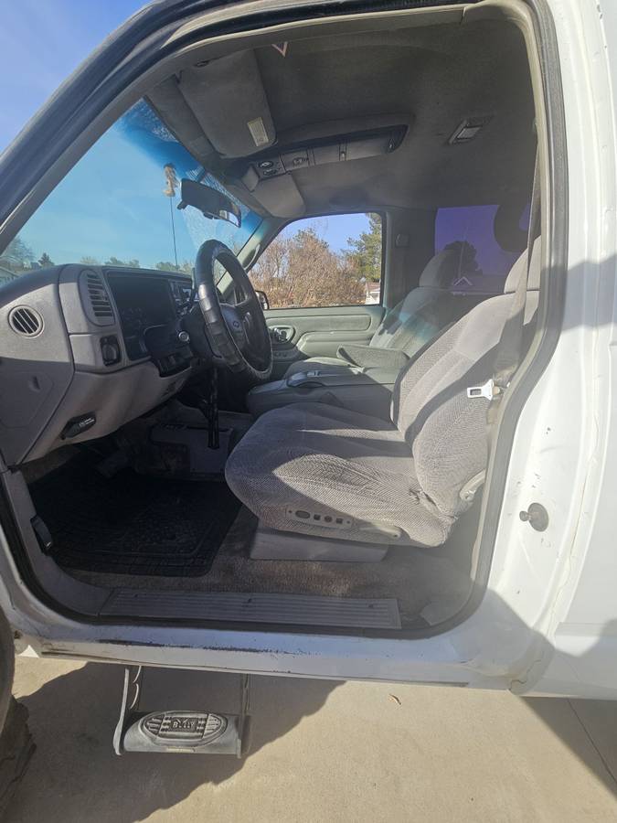 Chevrolet-tahoe-1996-white-5