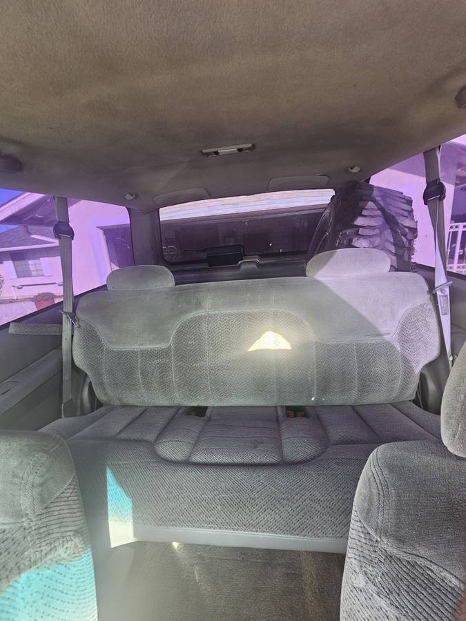 Chevrolet-tahoe-1996-white-7