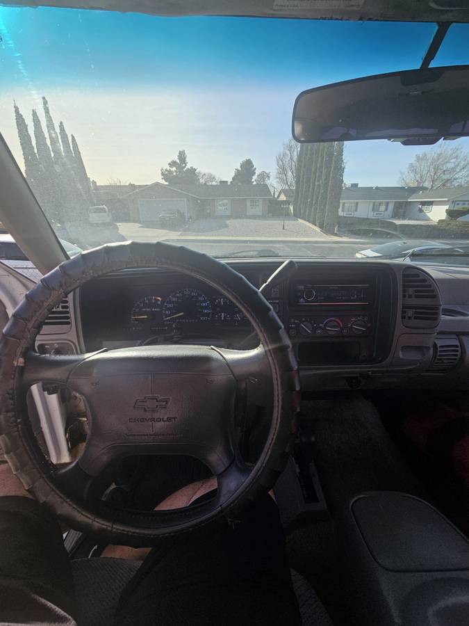 Chevrolet-tahoe-1996-white-8