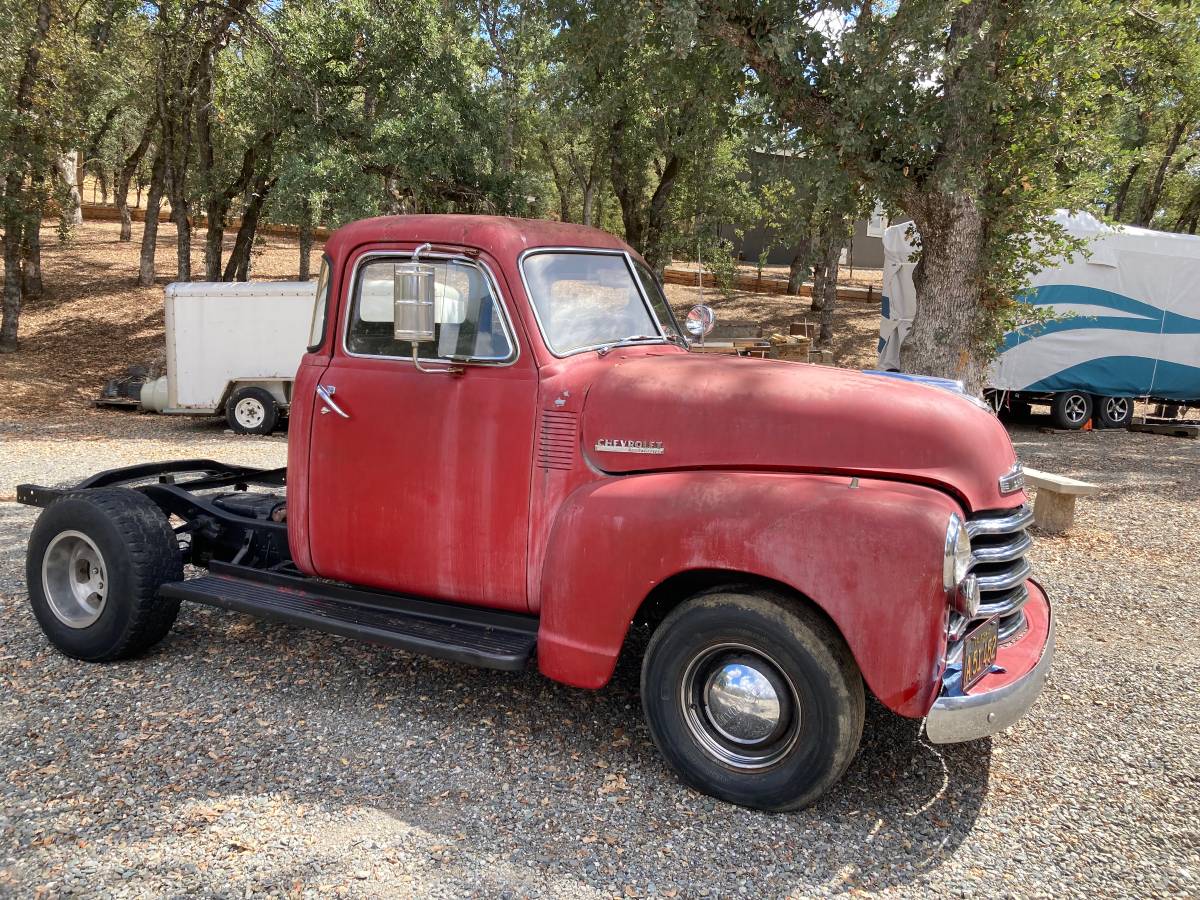 Chevrolet-thriftmaster-1948-red-17