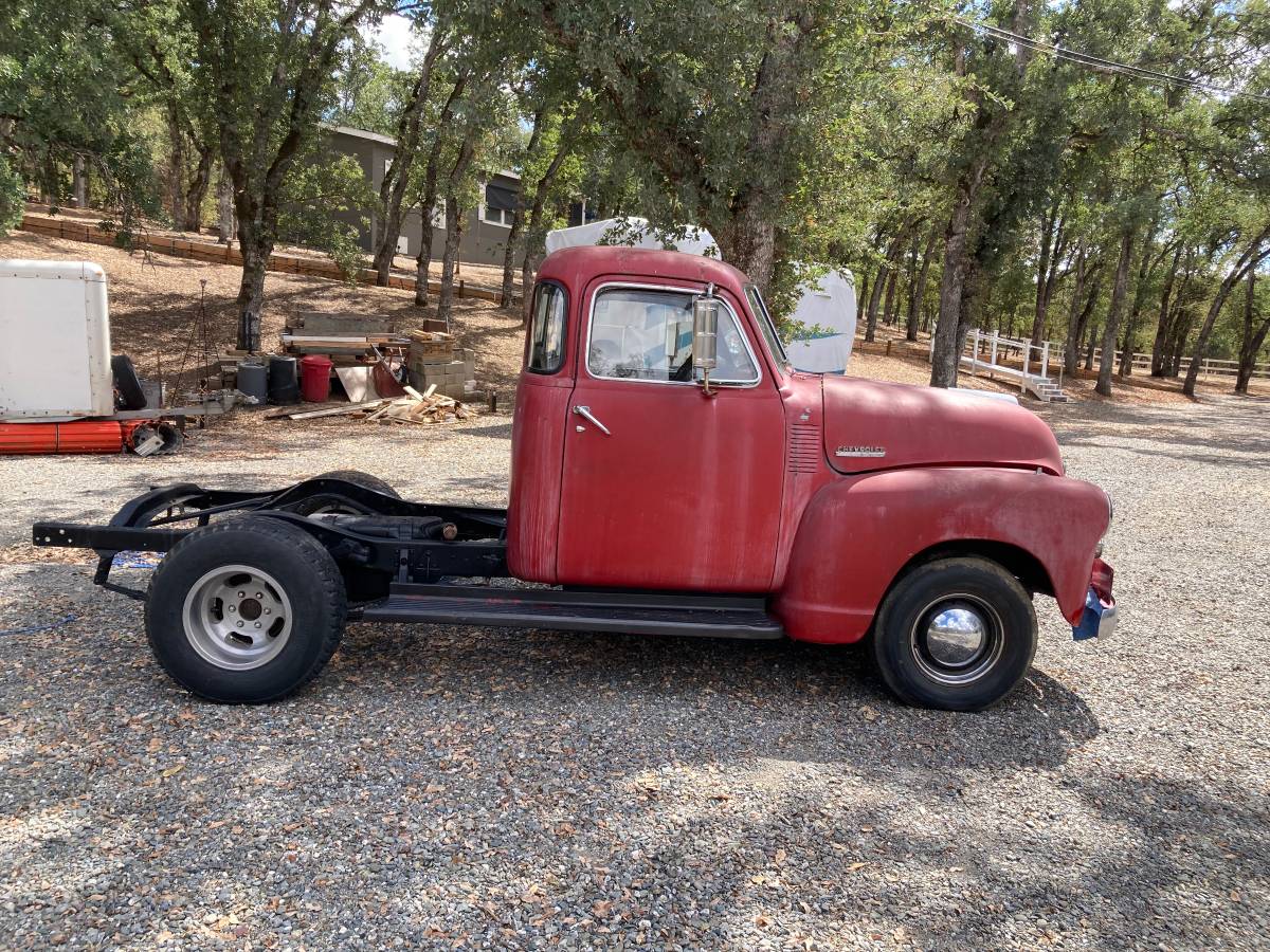 Chevrolet-thriftmaster-1948-red-2