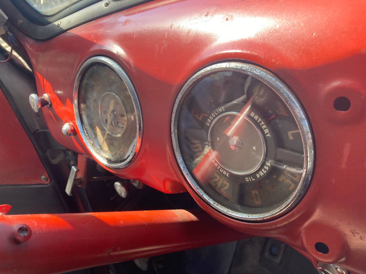 Chevrolet-thriftmaster-1948-red-7