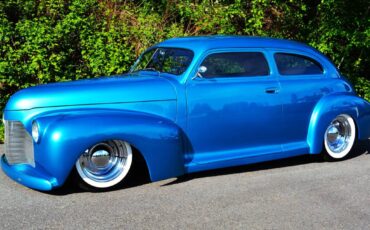 Chevrolet-town-sedan-1941-blue-3