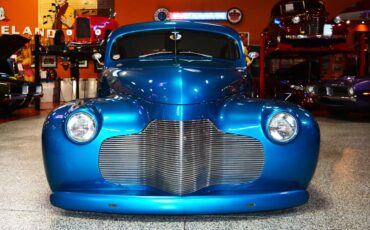Chevrolet-town-sedan-1941-blue