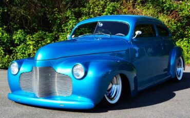 Chevrolet-town-sedan-1941-blue-4
