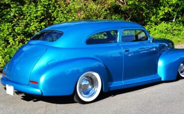Chevrolet-town-sedan-1941-blue-5