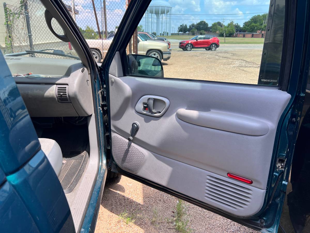 Chevrolet-truck-1500-1995-green-10