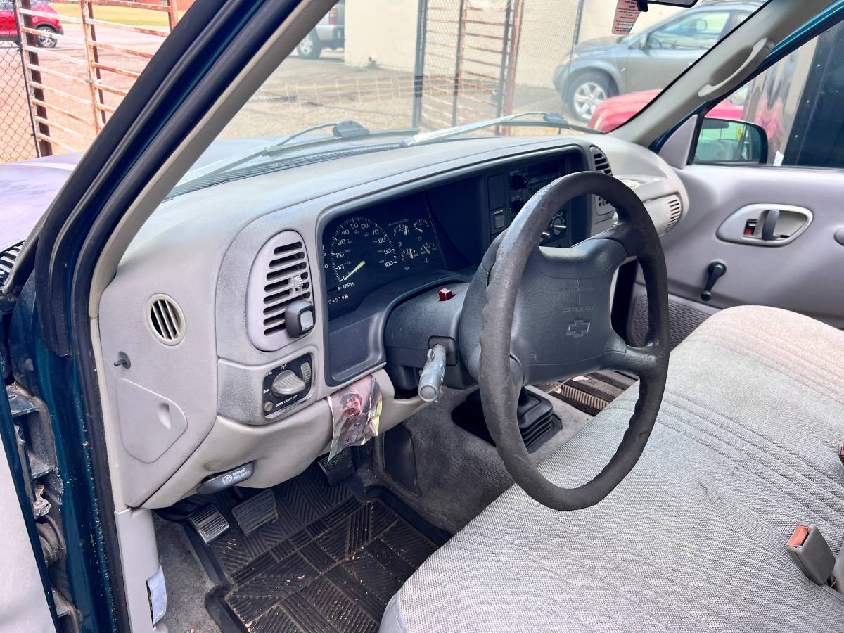 Chevrolet-truck-1500-1995-green-4