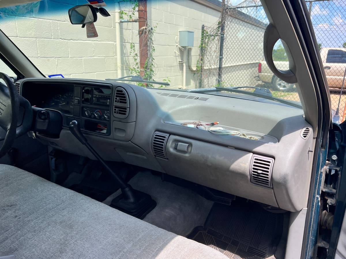 Chevrolet-truck-1500-1995-green-9