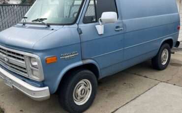 Chevrolet-van.-1989-blue-4