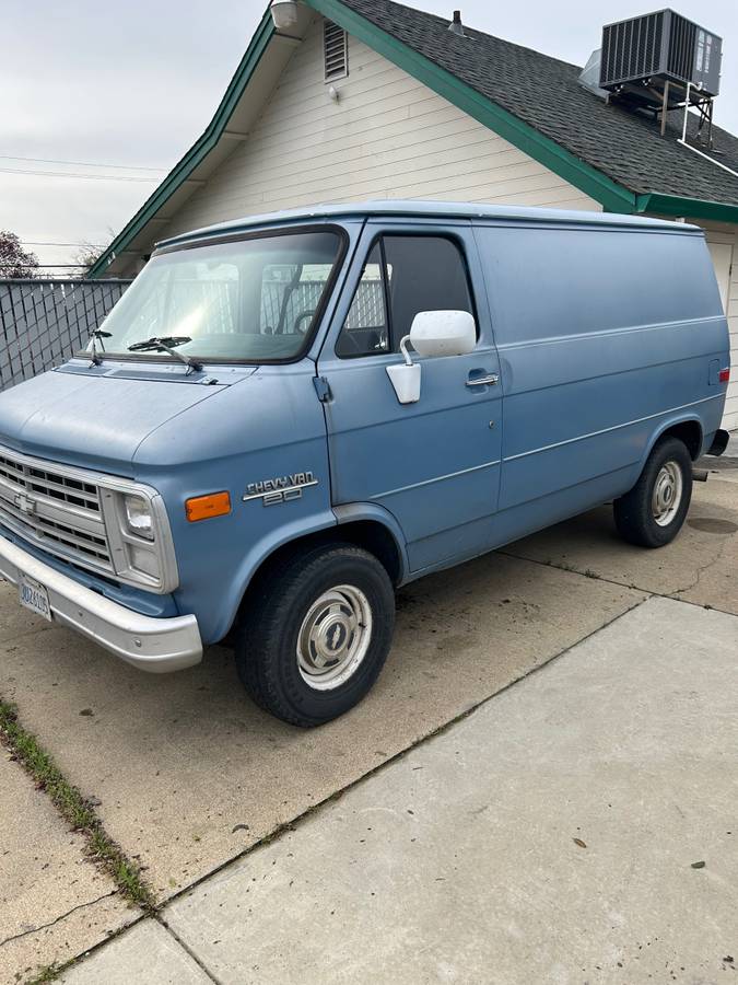Chevrolet-van.-1989-blue-4