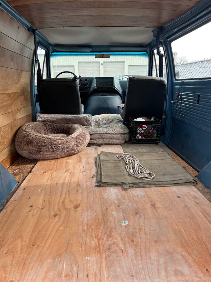 Chevrolet-van.-1989-blue-5