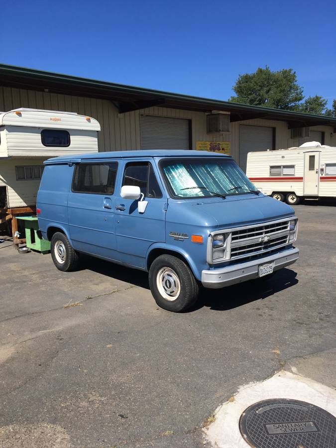 Chevrolet-van.-1989-blue-6