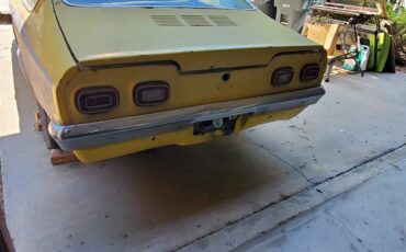 Chevrolet-vega-1971-yellow-1