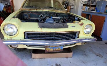 Chevrolet-vega-1971-yellow-5