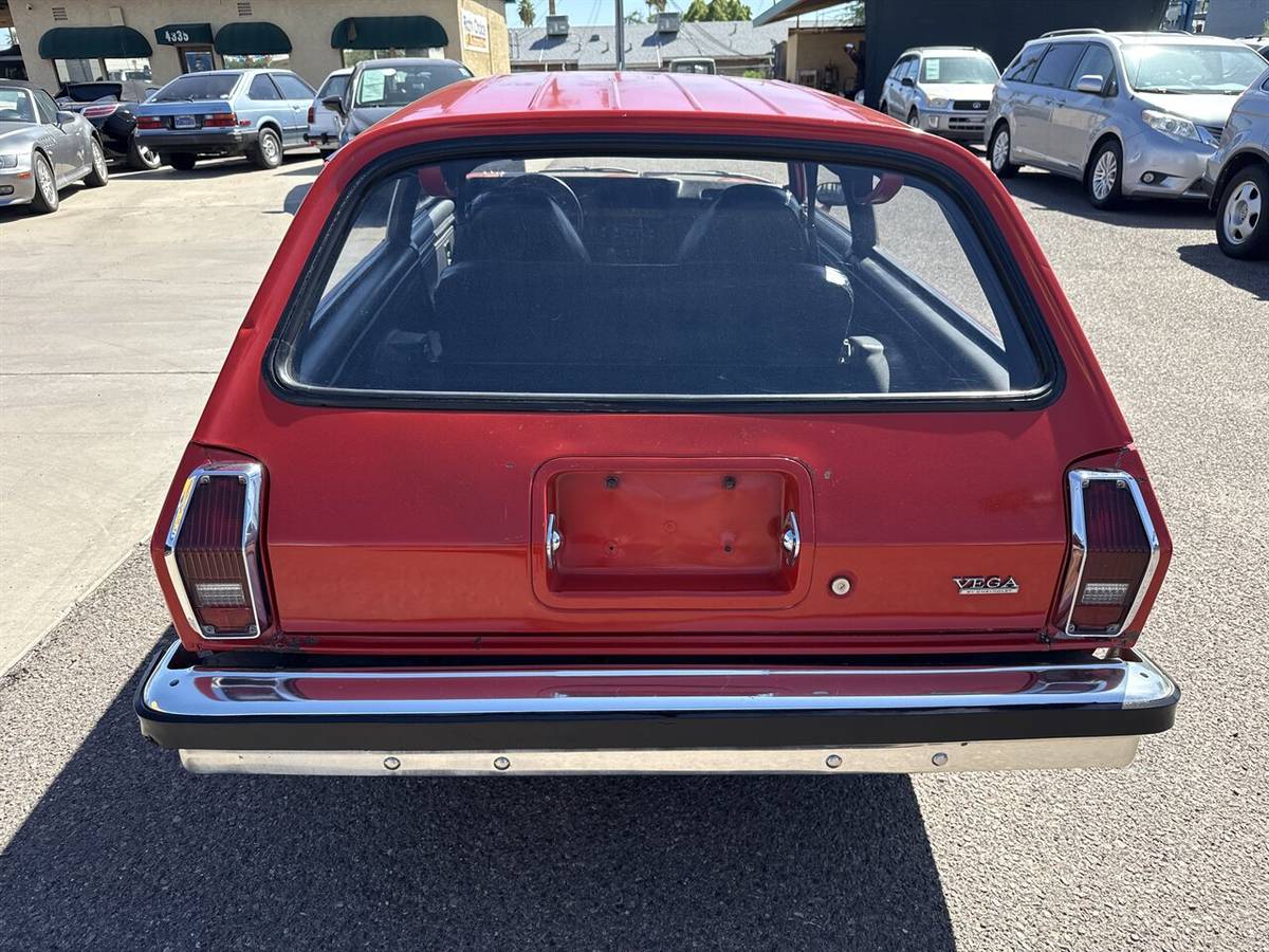 Chevrolet-vega-gt-1975-red-5